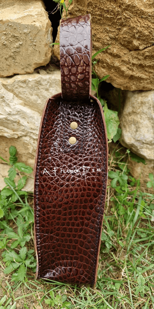 Sacoche en cuir pour boules de pétanque 