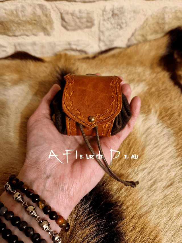 Bourse en cuir médiévale