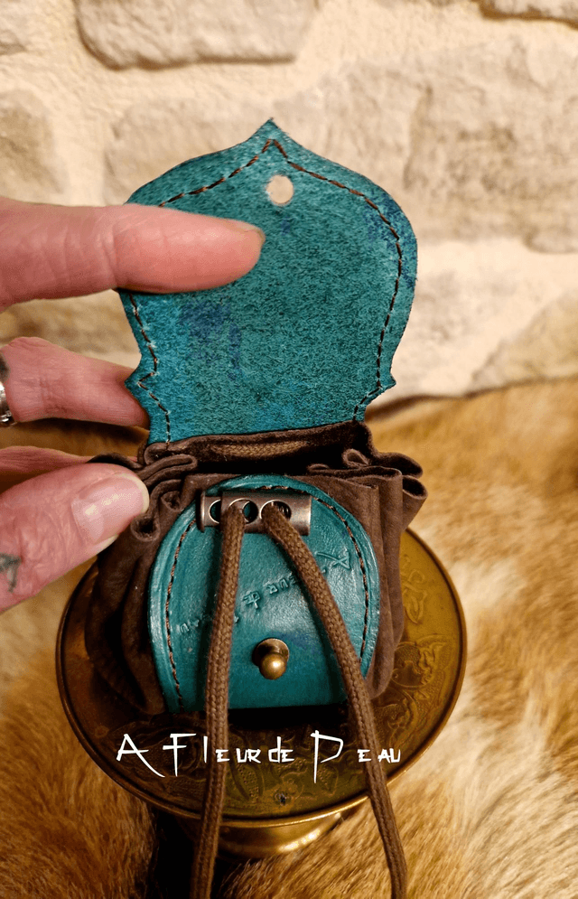 Bourse en cuir médiévale
