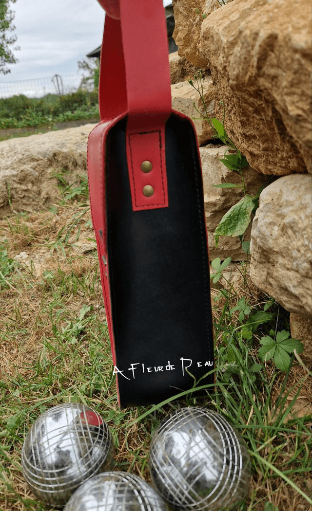 Sacoche en cuir pour boules de pétanque