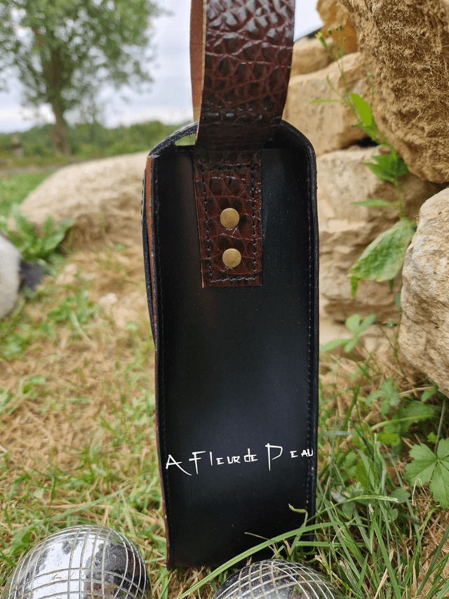 Sacoche en cuir pour boules de pétanque