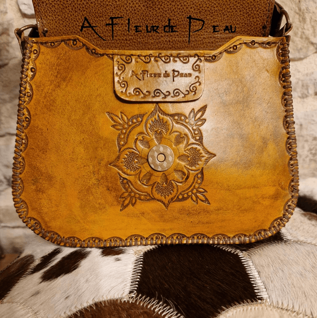 Petit sac 100% cuir avec oeil de tigre