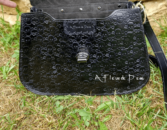 Sac en cuir motifs skulls ☠️