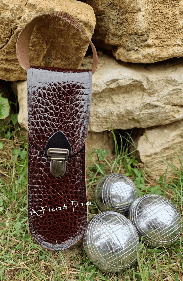 Sacoche en cuir pour boules de pétanque 